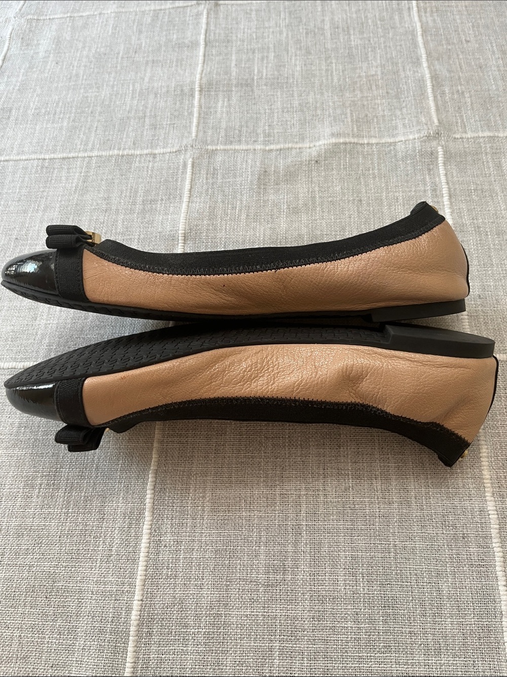 Michael Kors Black Patent Cap-Toe and Nude Ballet Flats with Gold MK Medallion - Picture 5 of 6